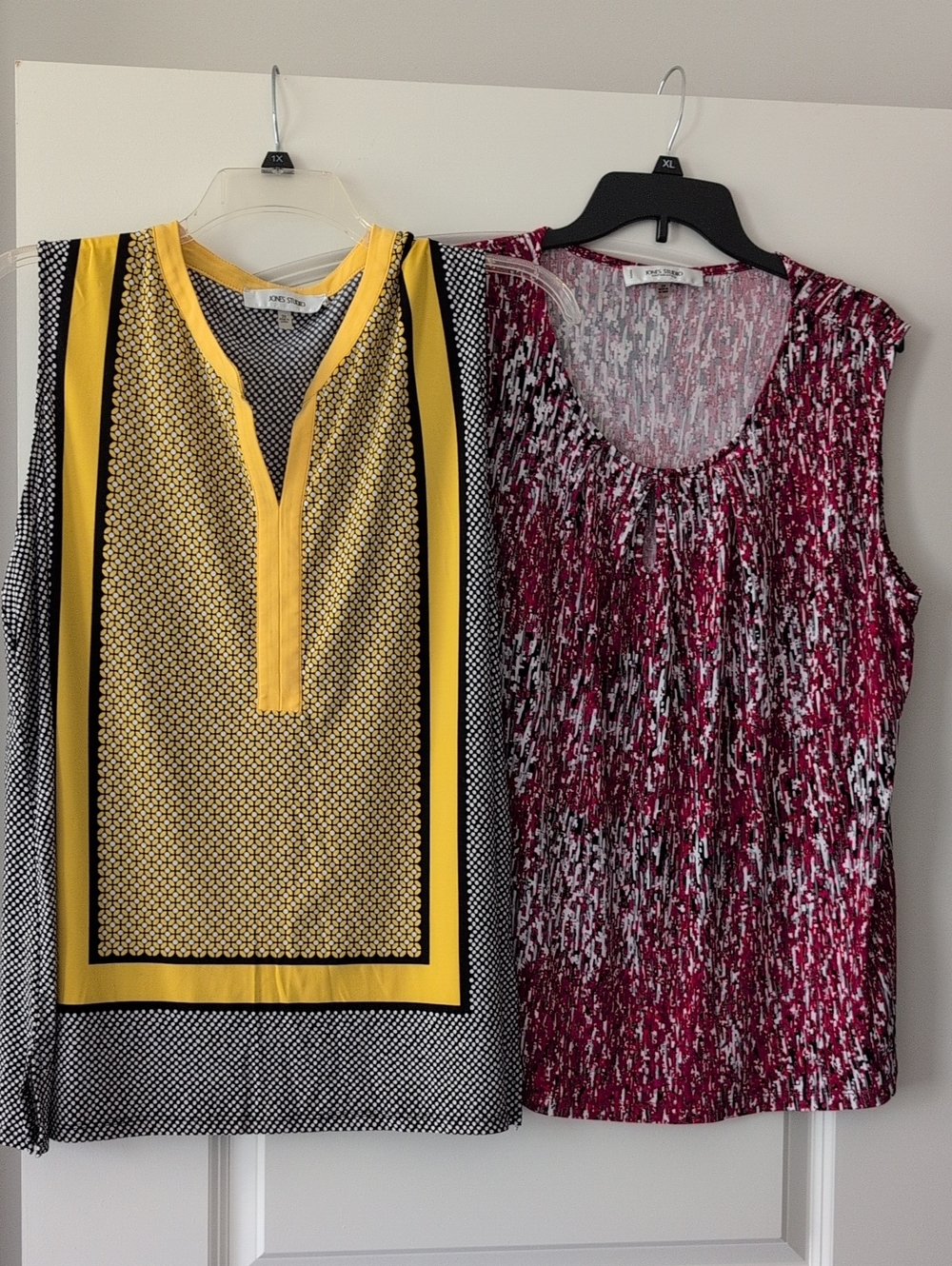 Bundle of 2 Jones Studio sleeveless tops
